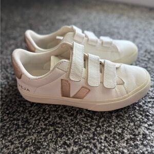 Veja Recife Logo Women Sneakers size US 7